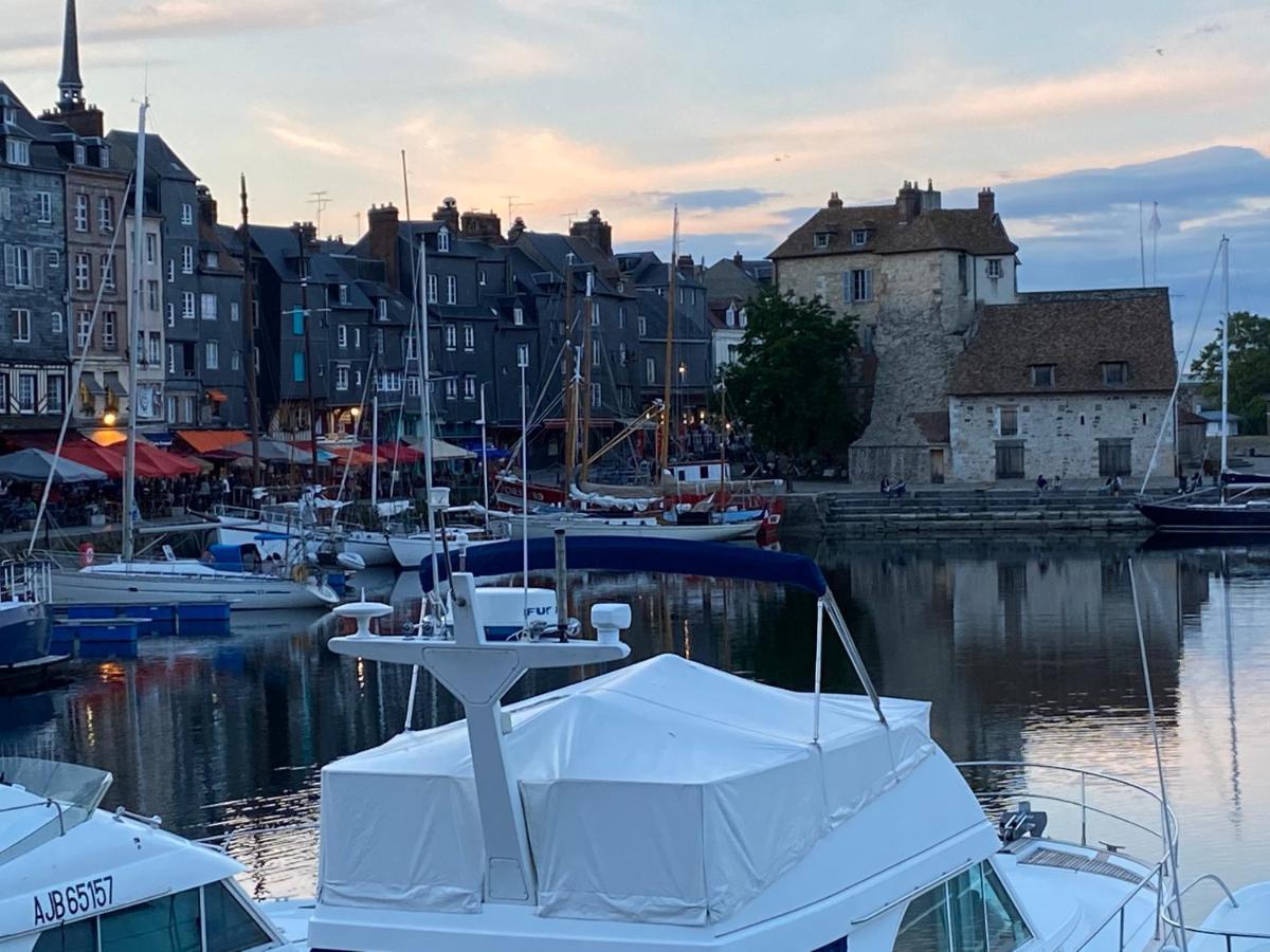 Appartement Le Phare Honfleur Exterior foto